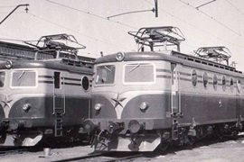 Кадр 2. Электровозы ЧС1-001 и ЧС1-002, депо Перерва, Москва, 1957 г.