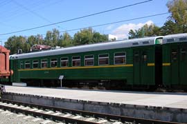 Кадр 21. Промежуточный вагон электропоезда ЭР2-673 в Новосибирском ж.д. музее.