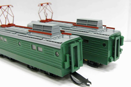 Кадр 4. Модель электровоза ВЛ10 в зеленой окраске. Вид со стороны переходного суфле.
