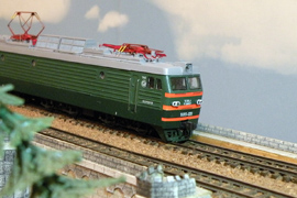 Кадр 1. Модель электровоза ВЛ15-035 в традиционной зелёной окраске.