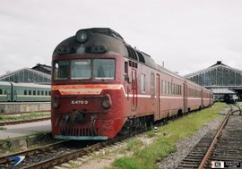 Дизель-поезд Д1 в оригинальной окраске.