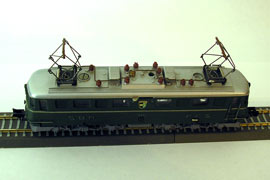 Рис.3. Модель электровоза Ае 6/6. Вид на крышевое оборудование.