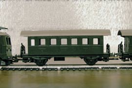 Фото 5. Модель пассажирского (пригородного) вагона 1/2 класса.