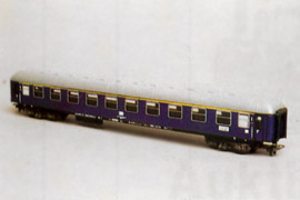 Рис. 10. Модель пассажирского вагона 1 класса Aum203 DB (выпускается с 1984 г.)