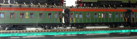 Кадр 4. Модели 14-метровых пассажирских вагонов (слева - с генератором, справа - без генератора).
