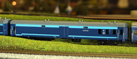 Кадр 16. Модель багажного ЦМВ в окраске фирменного поезда 