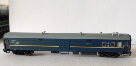 Кадр 18. Модель багажного ЦМВ в окраске фирменного поезда 