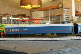 Кадр 7. Модель в окраске фирменного поезда 