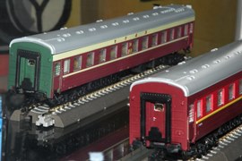 Кадр 77. Модели ЦМВ в окраске фирменных поездов 