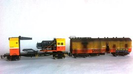 Кадр 14. Модель вибропогружателя АВСЭ (2016 г.) с турным вагоном, переделанным из агрегатника рефсекции.