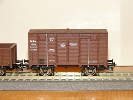 Крытый вагон канадского типа в окраске тридцатых годов (из набора 3103).