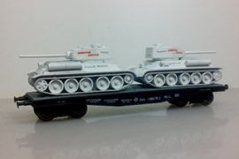 Кадр 3. Та же модель с грузом: танки Т-34 в зимнем камуфляже.